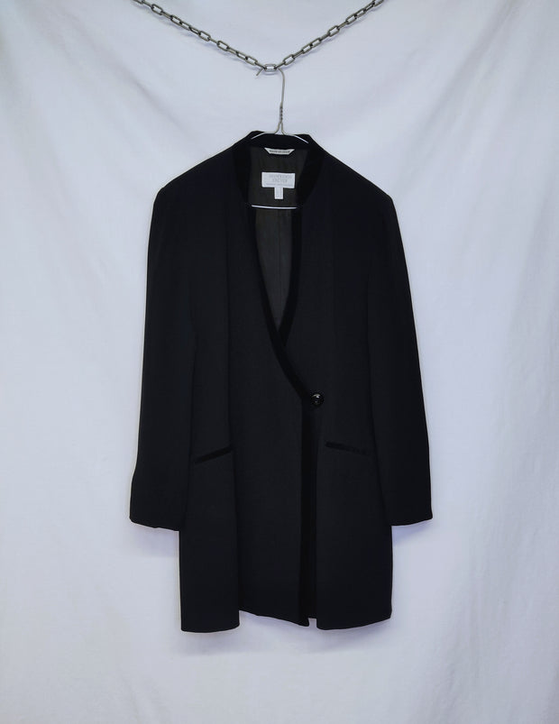 Black blazer with velvet details