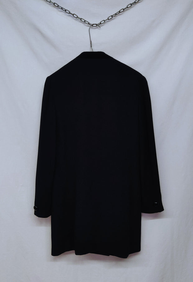 Black blazer with velvet details