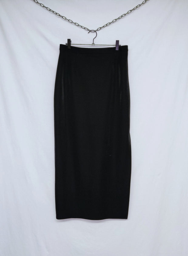 Shiny black skirt