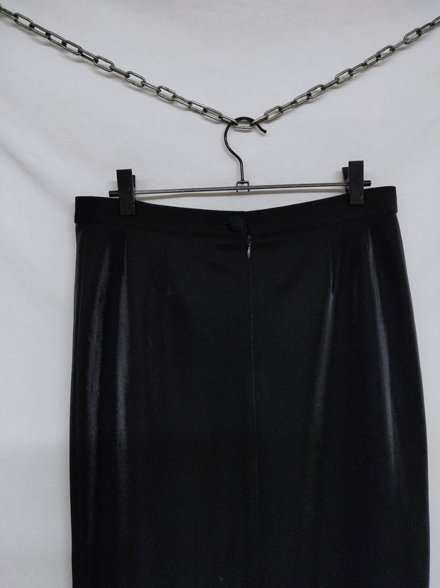 Shiny black skirt