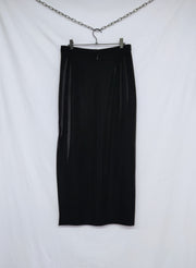 Shiny black skirt