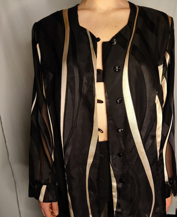 Elegant shirt with edgy details